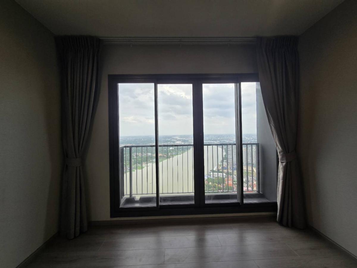 For RentCondoRattanathibet, Sanambinna : Empty room for rent, top floor, cheap price, river view