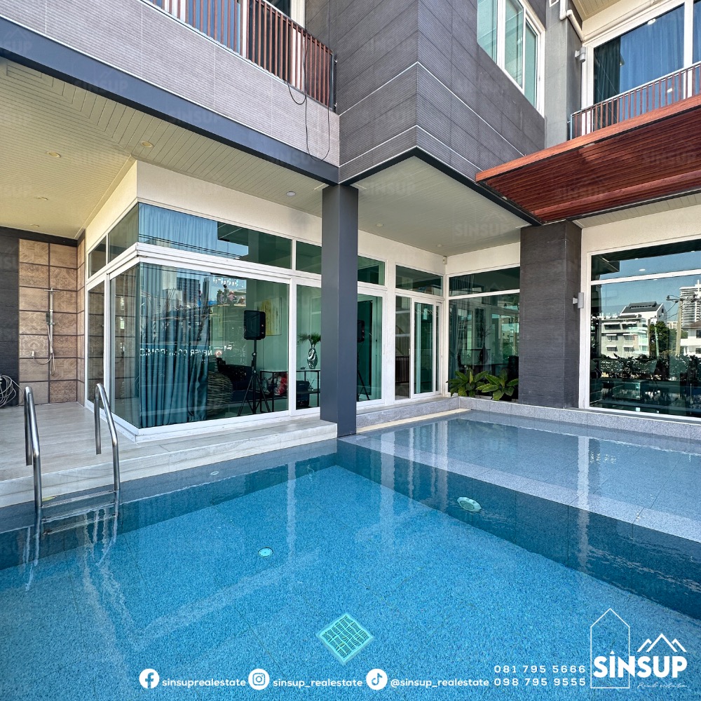 For RentHouseSukhumvit, Asoke, Thonglor : ⭐️ For rent, luxury house with swimming pool, Ekkamai 10, Ekkamai 10, 4-storey detached house, beautifully decorated, with elevator