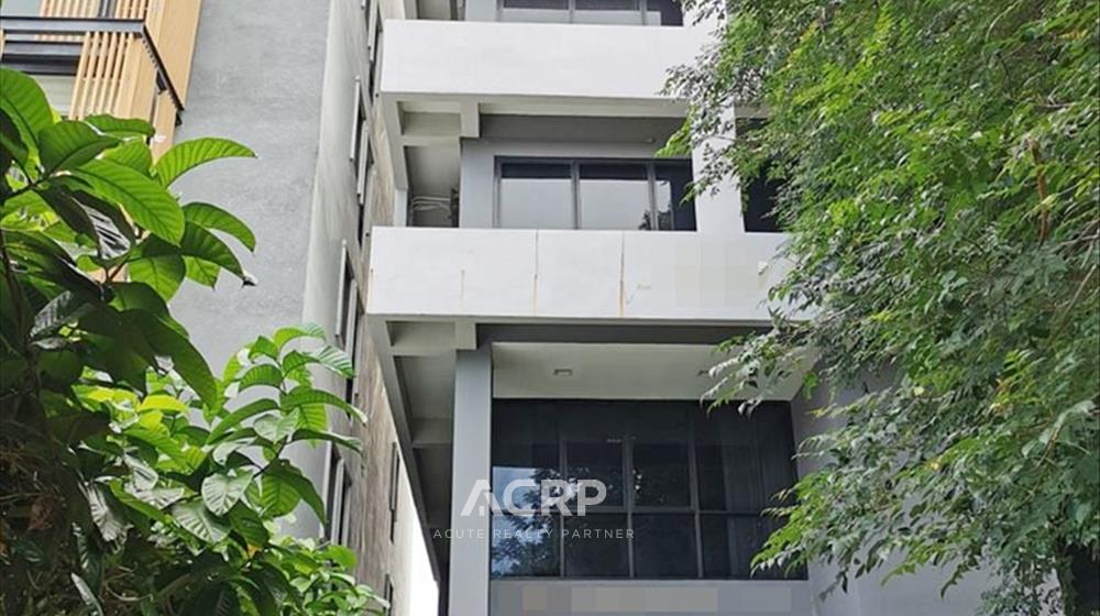 For SaleShowroomRama3 (Riverside),Satupadit : Office building for sale on RAMA 3 rd. Land area 94 sq.w. 7 storey with elevator. 8 parking spaces.