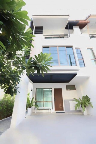 For RentTownhouseOnnut, Udomsuk : RTJ1812 Townhouse for rent, 3 floors, near BTS Bang Chak, near Sukhumvit Expressway 62, Soi Sukhumvit 95, 97, 97/1 and Soi On Nut 30, On Nut 24