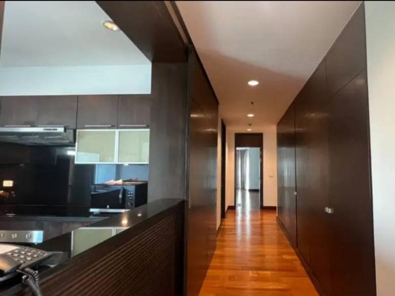 For RentCondoWitthayu, Chidlom, Langsuan, Ploenchit : Condo For Rent Royal Residence Park 4 Bedroom 4 Bathroom 275 sqm