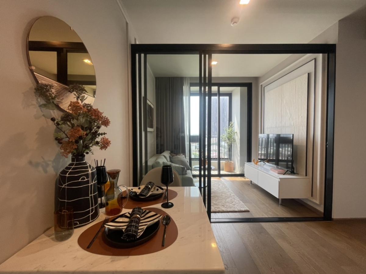 For RentCondoSukhumvit, Asoke, Thonglor : For rent: sample room from the project, never occupied, 1 bedroom, 45 sq m, with bathtub, closed kitchen, contact 0925456151 Tim