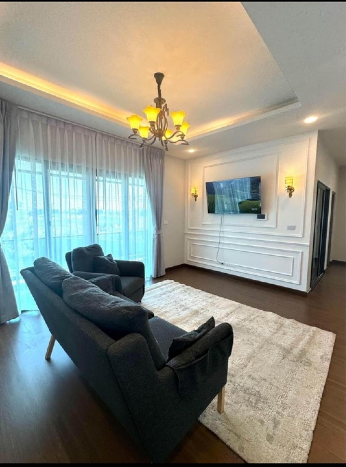 For RentHouseBangna, Bearing, Lasalle : The city bangna pool villa for rent 
Fully Furnished  5 minutes to mega bangna 
出租 家具齊全 7 beds 6 bathrooms  can make 8 beds 500 sqm