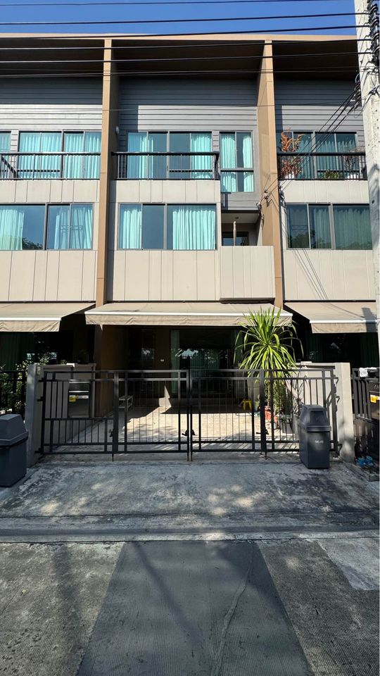 ให้เช่าบ้านบางนา แบริ่ง ลาซาล : 🏠 ให้เช่าทาวน์โฮม 3 ชั้น โครงการบ้านกลางเมือง (บางนา-วงแหวน) ใกล้เมกา บางนา กิ่งแก้ว นิคมเจโม พร้อมเข้าอยู่ ✅✅