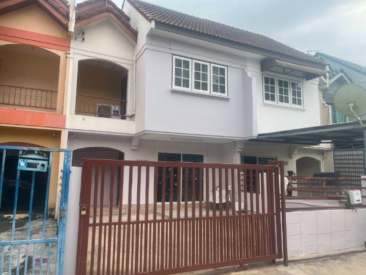 For RentTownhouseOnnut, Udomsuk : Townhouse for rent, near True Digital Park, only 3 minutes away.