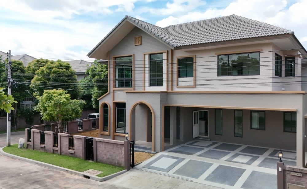 For SaleHousePathum Thani,Rangsit, Thammasat : Newly decorated second-hand house, Laddarom Tiwanon project, area 65.7 sq.w., convenient transportation, near Muang Thong Thani, Central Chaengwattana