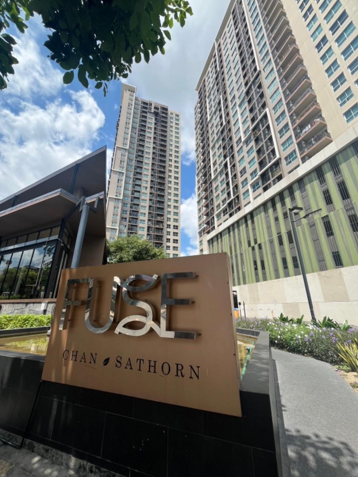 For SaleCondoSathorn, Narathiwat : Condo for sale, Two-bedroom suite at Fuse Chan-Sathorn, corner unit with Chao Phraya River view