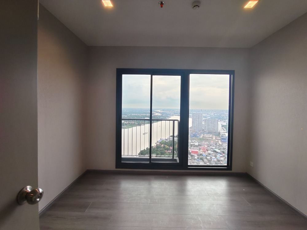 For SaleCondoRattanathibet, Sanambinna : Condo for sale The Politan Aqua beautiful room with river view.