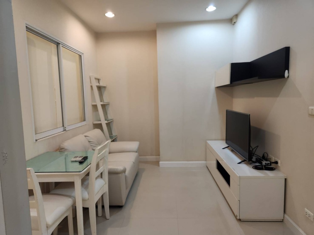 For RentCondoWongwianyai, Charoennakor : Hot price!!!!!!For Rent Ideo Q House Sathorn Condo