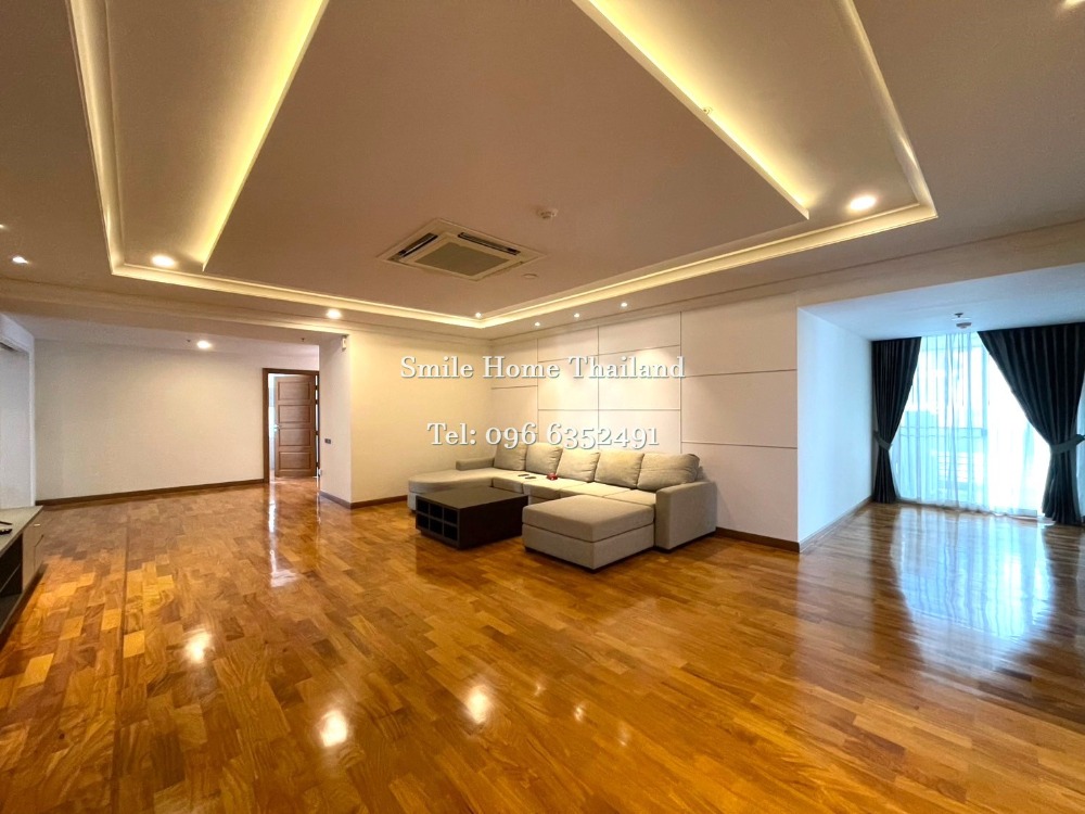 For RentCondoNana, North Nana,Sukhumvit13, Soi Nana : Newly renovate penthouse with 4 bedrooms for rent near BTS Nana