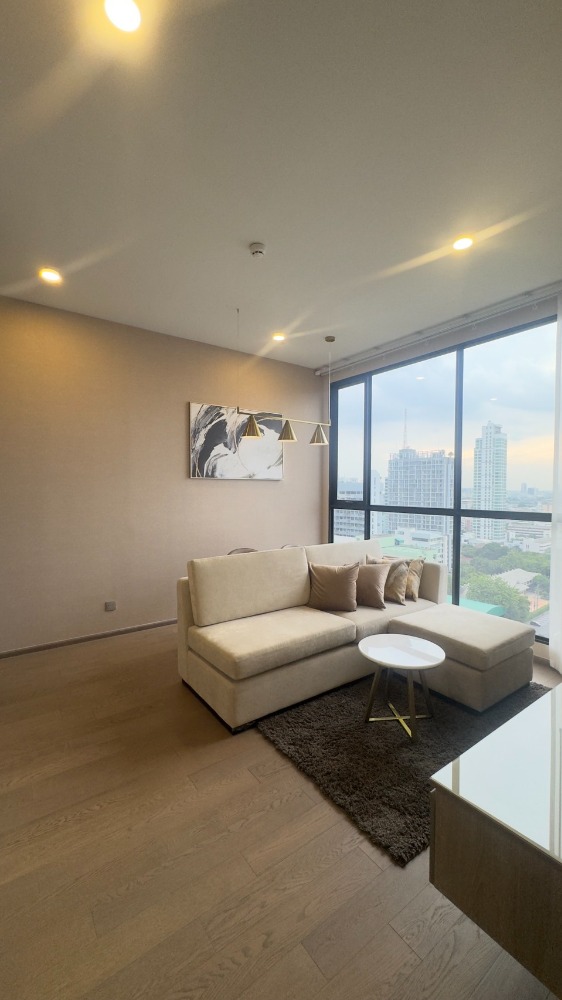 For SaleCondoRatchathewi,Phayathai : The last unit has been transferred! Beautiful corner with a sunset view in the heart of the city. Ready to transfer and move in immediately. 2 stations to Siam Paragon, BTS Phaya Thai, APL