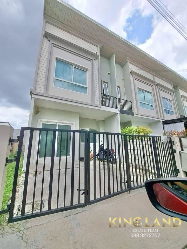 For RentTownhouse : ให้เช่าทาวน์โฮม2ชั้น หมู่บ้าน คาซ่า ซิตี้ วัชรพล - เพิ่มสิน บ้านหลังมุม  มีสระว่ายน้ำ #เลี้ยงสัตว์ได้ ใกล้ทางด่วนจตุโชติเพียง 13 นาที💖 🔥ค่าเช่า 13,000 บาท / เดือน 🔥