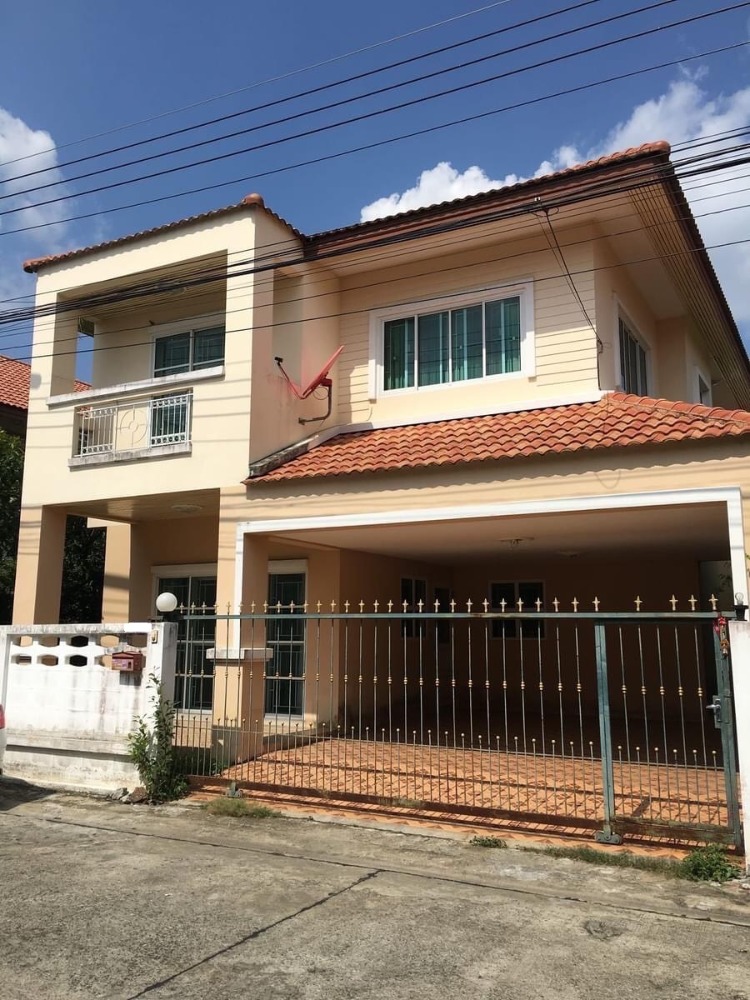 For RentHouseNawamin, Ramindra : For rent: 2-storey detached house, Thong Sathit Village 8, Hathai Rat - Watcharapol, 50 sq m, 3 bedrooms, 3 bathrooms, only 10 minutes to BTS Khu Khot Station, near Chatuchak Expressway