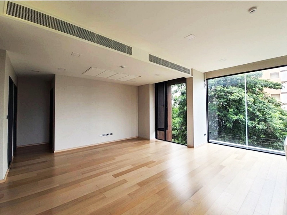 For SaleCondoRama9, Petchburi, RCA : 2 Beds Brand new luxurious Condominium for sale