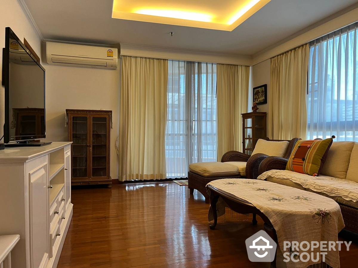 ขายคอนโดวิทยุ ชิดลม หลังสวน : คอนโด 2 นอน at Baan Na Varang Condominium ใกล้ BTS ชิดลม