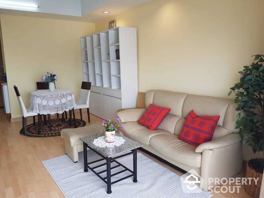 For RentCondoSathorn, Narathiwat : 1-BR Condo at Baan Nonsi close to Thanon Chan