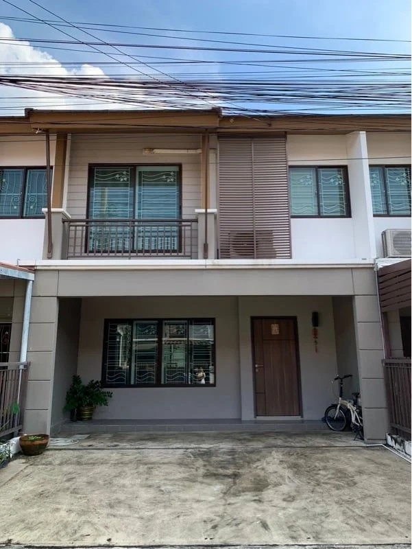 For SaleHousePattanakan, Srinakarin : 20.8 sq m, 3 bedrooms, 2 bathrooms, 2 parking spaces, north facing, 2-storey townhouse, Pruksa Ville 73, Phatthanakan 38