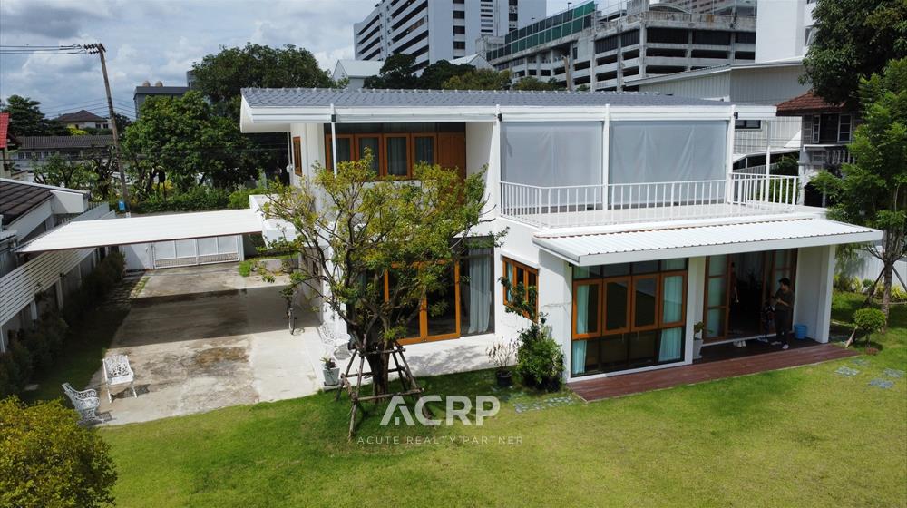 For RentHome OfficeLadprao, Central Ladprao : For Rent! 2-Story Home Office in Soi Ladprao 15