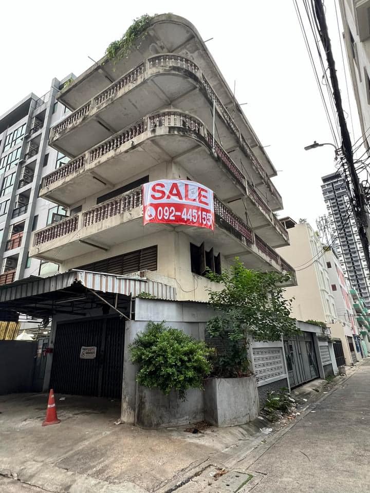 ขายตึกแถว อาคารพาณิชย์วงเวียนใหญ่ เจริญนคร : 6-story commercial building for sale