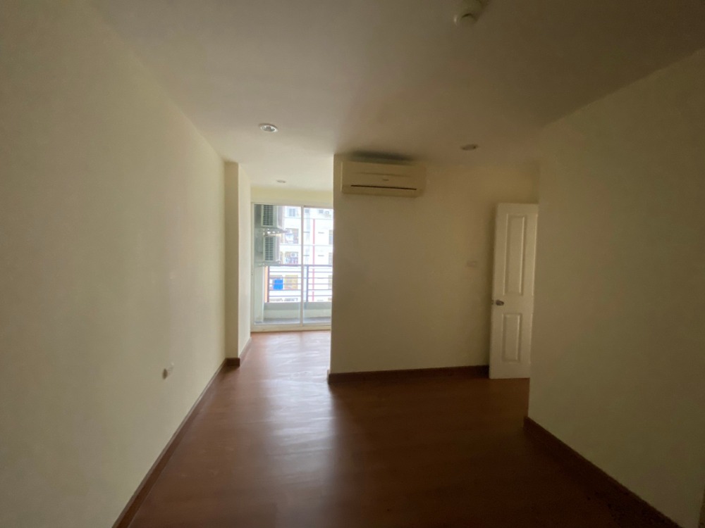 For SaleCondoRatchadapisek, Huaikwang, Suttisan : 🌟 **Urgent sale! Dsign Condo Ratchada** 🌟 70 sq m., 7th floor