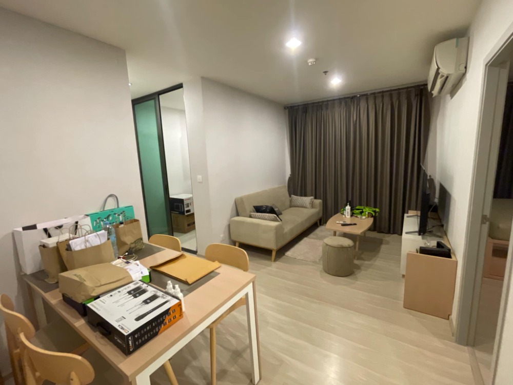 For RentCondoPinklao, Charansanitwong : 🌟 For rent Life Pinklao 💒 2 bedrooms, 2 bathrooms 💖 Fully furnished and electric appliances, ready to move in 💖 Beautiful room, cheap price