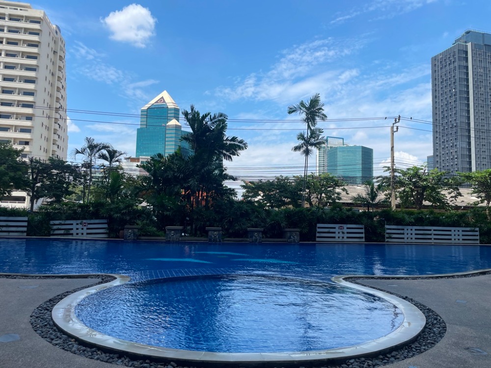 For SaleCondoKasetsart, Ratchayothin : Condo for sale, Supalai Park Phahon Yothin Soi 21, corner room, 86.68 sq m, 17th floor, next to BTS Phahon Yothin 24