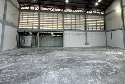 For RentWarehouseRathburana, Suksawat : RK573 Warehouse for rent, size 400 sq m, 2 bathrooms, Suk Sawat 64, Phra Pradaeng, large vehicles can enter.