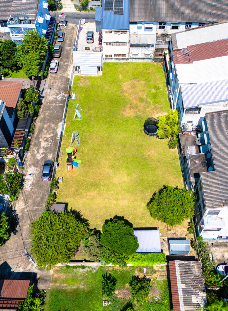 For SaleLandLadprao, Central Ladprao : 🔥 Land for sale 🔥 Lat Phrao 18, Soi 14-5 (Size 292 square wah) Beautiful plot of land near Central Lat Phrao ✅ Owner selling ✅