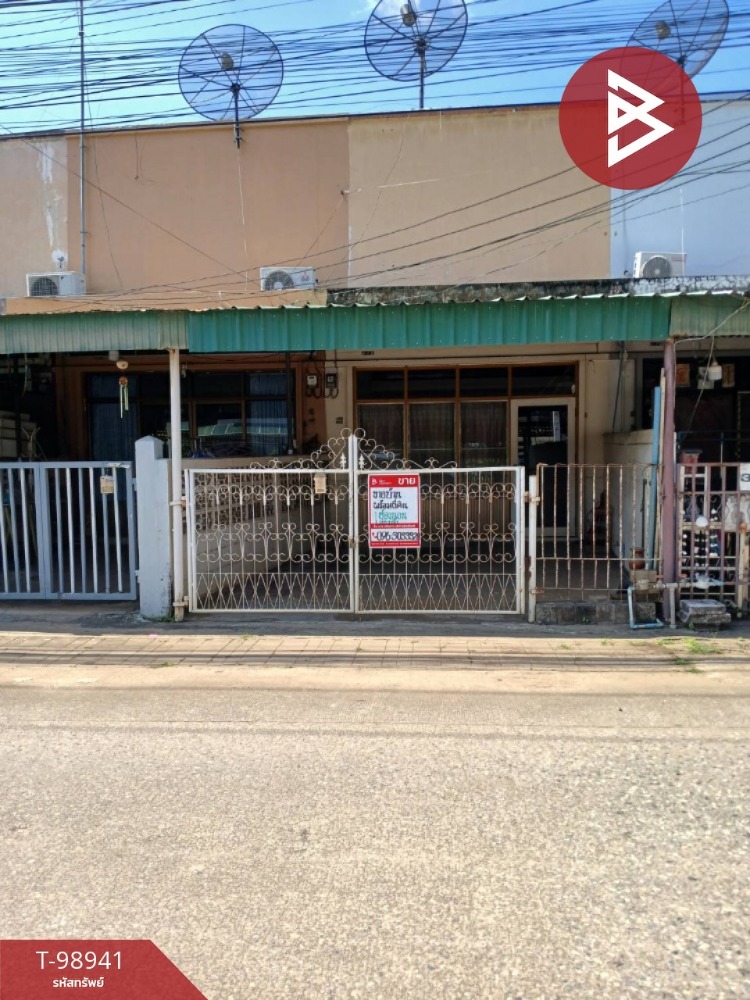 For SaleTownhouseUttaradit : Townhouse for sale, 2 floors, Injai Mi Road, area 22.9 sq.wa., Tha It, Uttaradit