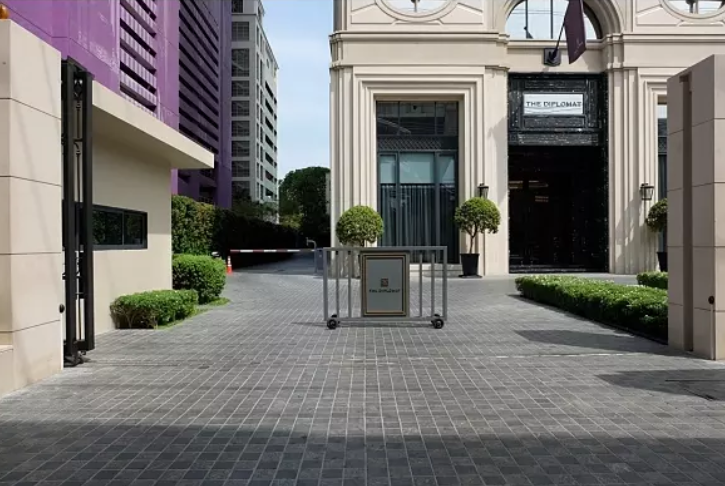 ขายคอนโดสาทร นราธิวาส : The Diplomat Sathorn BTS Surasak ทำเลดีมาก ใกล้รถไฟฟ้า ใกล้ห้าง สาทร12 ย่านทำเลทอง CBD สาทร ห้ามพลาด!