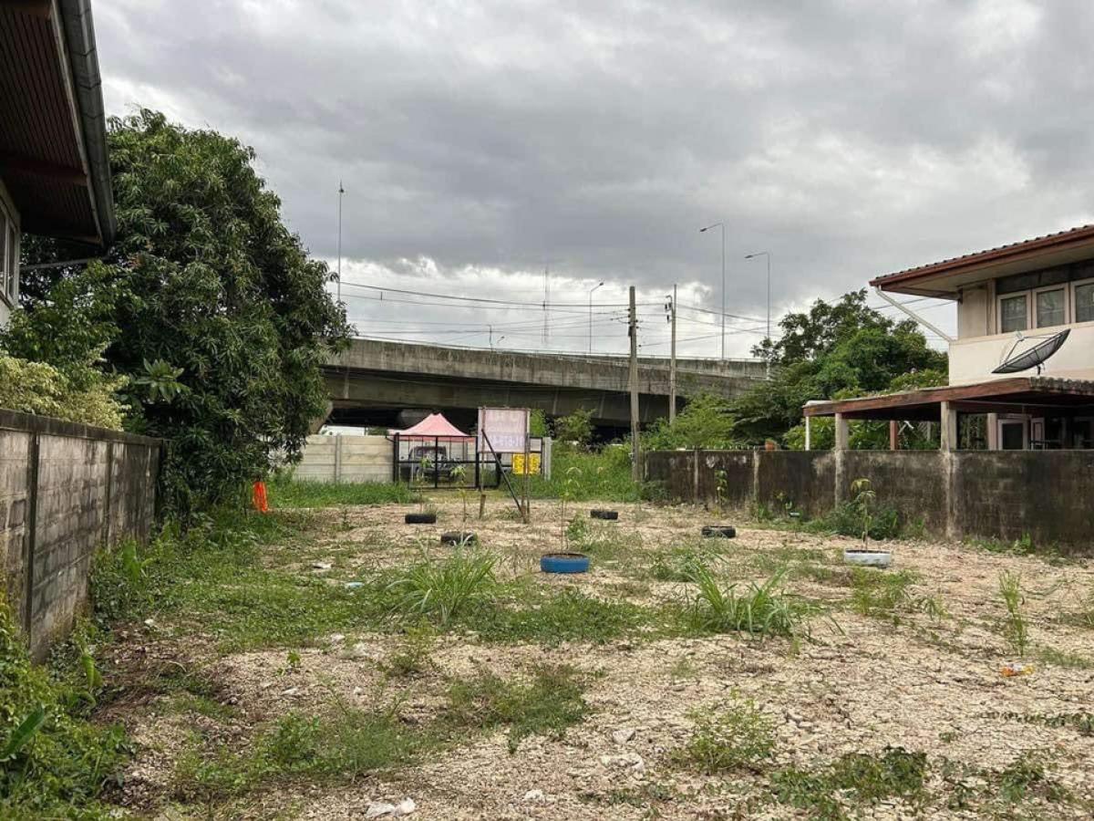 For SaleLandChaengwatana, Muangthong : 📣Land near Si Rat Expressway, land filled in the whole plot, Chaeng Watthana - Pak Kret 38, urgent sale of land 72.8 square wah, Chaeng Watthana - Pak Kret 38 (Soi 3)