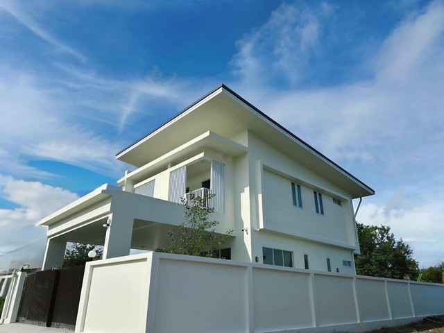 For RentHousePattanakan, Srinakarin : HR1970 2-storey detached house for rent, never occupied, Chaloem Prakiat Rama 9 Soi 61, near Suan Luang Rama 9