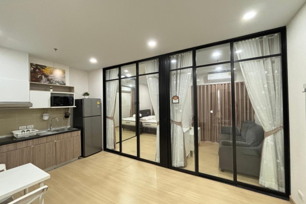 For RentCondoWongwianyai, Charoennakor : Condo for rent Supalai Loft Prajadhipok-Wongwian Yai [Supalai Loft Prajadhipok-Wongwian Yai] Beautiful room, good price, convenient travel, fully furnished, ready to move in immediately, make an appointment to view the room.