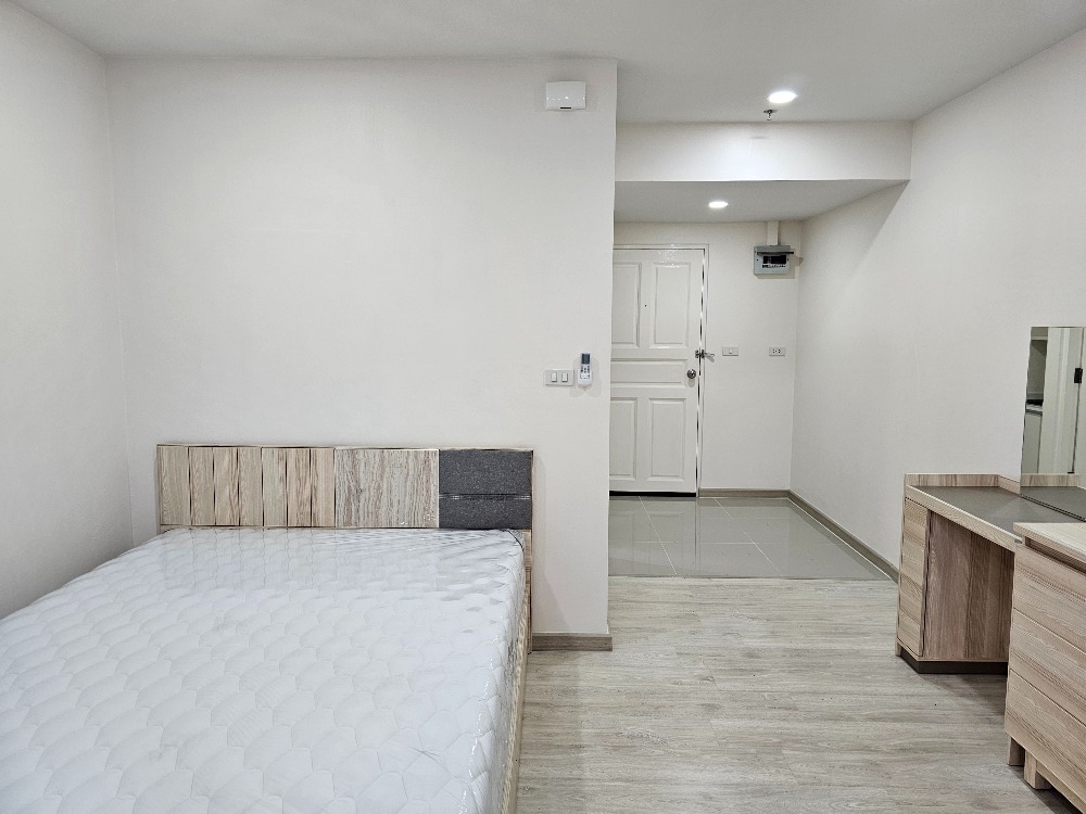 For RentCondoRatchathewi,Phayathai : Condo for rent, Phayathai Place, newly renovated, fully furnished, complete with electrical appliances, with parking space