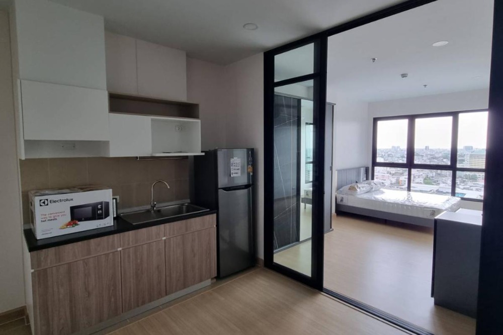 For RentCondoWongwianyai, Charoennakor : Condo for rent Supalai Loft Prajadhipok-Wongwian Yai [Supalai Loft Prajadhipok-Wongwian Yai] Beautiful room, good price, convenient travel, fully furnished, ready to move in immediately, make an appointment to view the room.