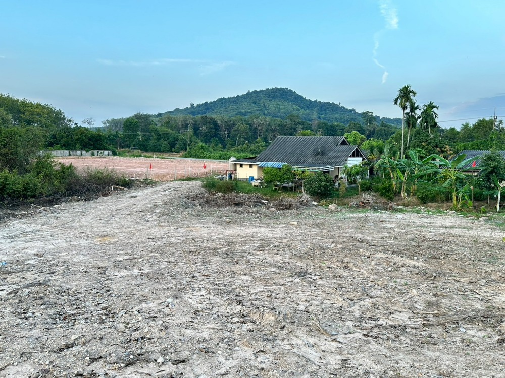 For SaleLandRayong : Beautiful land plot for sale, 3-3-79 rai, near the sea, Thesaban Sunthon Phu Road, Klaeng District, Rayong Province