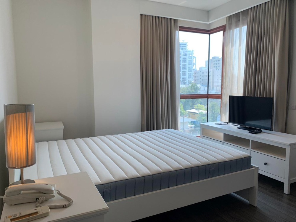 For RentCondoWitthayu, Chidlom, Langsuan, Ploenchit : Condo The Crest Ruamrudee, beautiful room, fully furnished, ready to rent