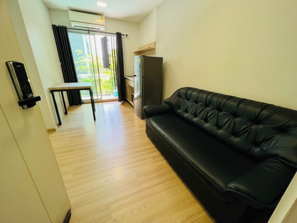 For RentCondoChaengwatana, Muangthong : For rent... 26 sq m room, swimming pool view, fully furnished + electrical appliances, washing machine included, price only 8500.-/month!!