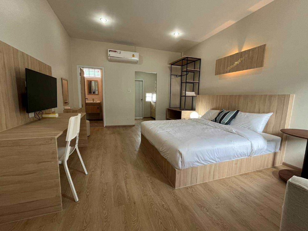 For SaleBusinesses for saleRayong : Very cheap for sale!! Apartment, prime location, Mueang District, Rayong Province, 1 minute to Sukhumvit Road, near shopping malls, beach, Map Ta Phut Industrial Estate