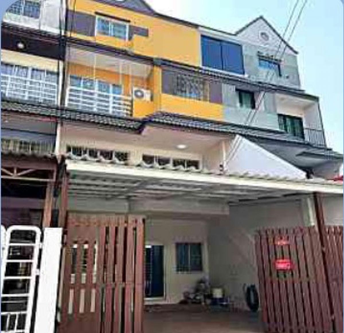 For RentTownhousePattanakan, Srinakarin : ✅Townhouse for rent, 4 floors, Phatthanakan 44* 5 bedrooms, 7 bathrooms, ready to move in, 5 air conditioners, area 31.5 sq.wa, usable area 300 sq.m.