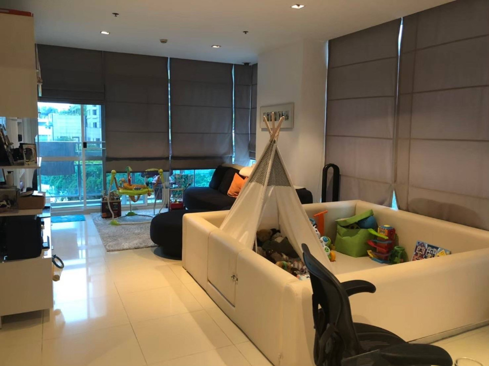 For SaleCondoWitthayu, Chidlom, Langsuan, Ploenchit : Athenee Residence 2bed for sale: 2bed 2bath 131.77sqm. 35,600,000 Am: 0656199198