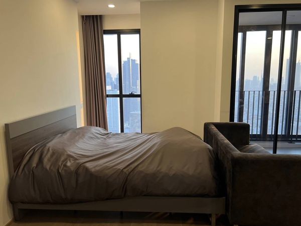 For RentCondoSiam Paragon ,Chulalongkorn,Samyan : Ashton Chula Silom【𝐑𝐄𝐍𝐓】🔥Experience the warmth of a condo in a prime location with conveniences near Chulalongkorn University, ready to move in!!🔥 Contact Line ID: @hacondo