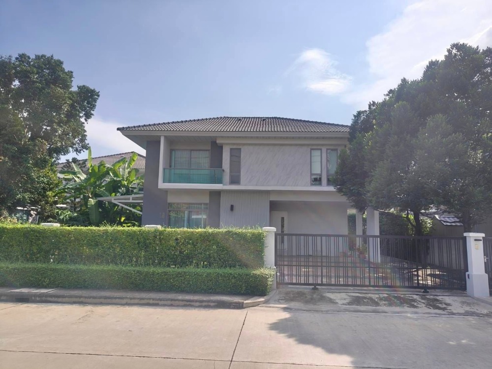 For RentHousePattanakan, Srinakarin : For Rent: 2-Story Detached House in Perfect Place 2, Property Perfect, New Krungthep Kreetha Road, Khlong Song Ton Nun, Lat Krabang, Bangkok 10520  Land Area: 90 sq.wah Usable Area: 252 sq.m. 4 Bedrooms, 3 Bathrooms