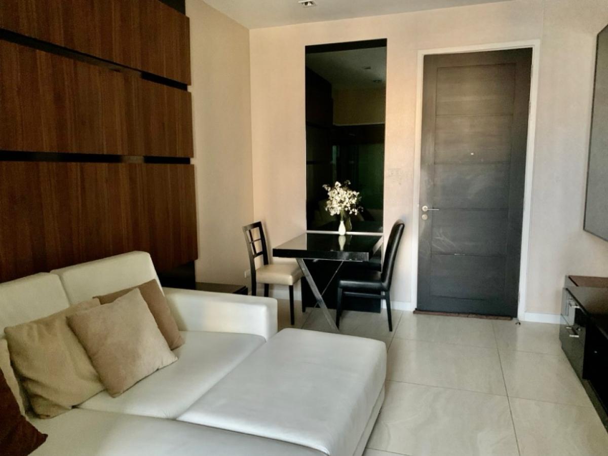 For RentCondoSathorn, Narathiwat : 💥Condo Ivy Sathorn for rent - 1 bedroom 48 sq m. - Corner room 🌈Beautiful view & Very spacious room‼️ Fully furnished, ready to move in‼️