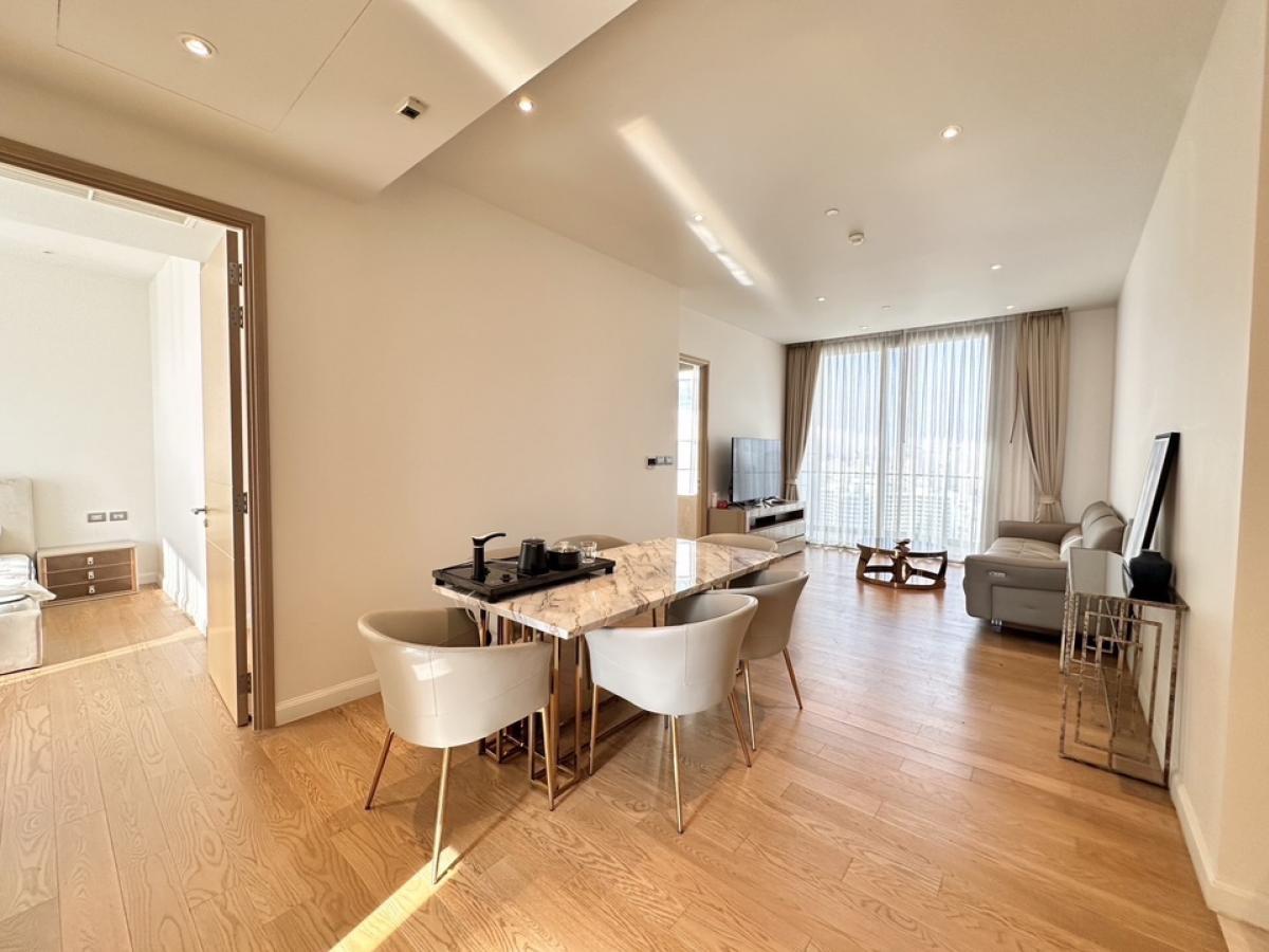 For RentCondoWongwianyai, Charoennakor : ✨❤️2 bedrooms, 2 bathrooms, Magnolia Waterfront, luxury condo next to Icon Siam shopping mall. Interested in making an appointment to view? Welcome.