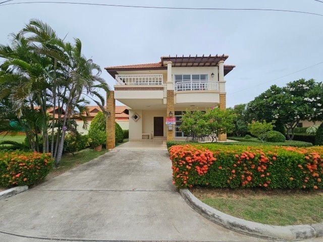 For SaleHousePattaya, Bangsaen, Chonburi : For sale: 2-storey detached house, good location, International Village Project, Mountain View Bangsaen, Mueang Chonburi District, Chonburi Province (Owner selling)