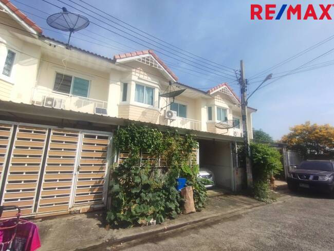 For SaleTownhouseRama 2, Bang Khun Thian : House for sale, Pisan Thian Thale 20 Phase 1, Soi 19, near the main road, near the exit, good condition, cheapest price in the project.