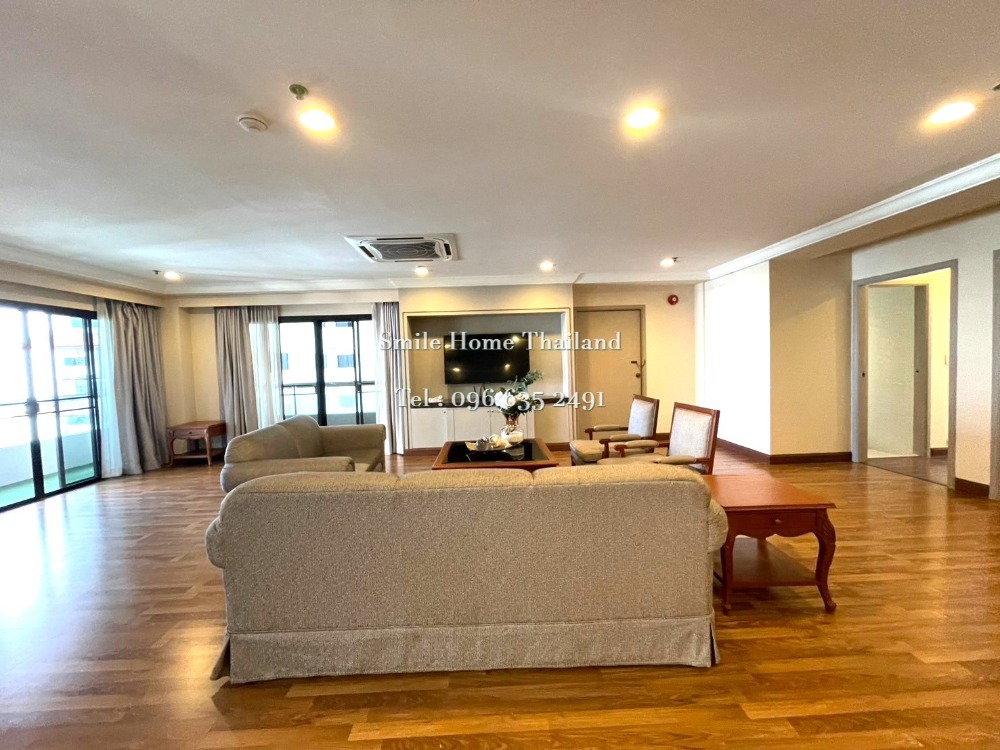 ให้เช่าคอนโดสุขุมวิท อโศก ทองหล่อ : Dogs friendly with 3 bedrooms for rent at Asoke