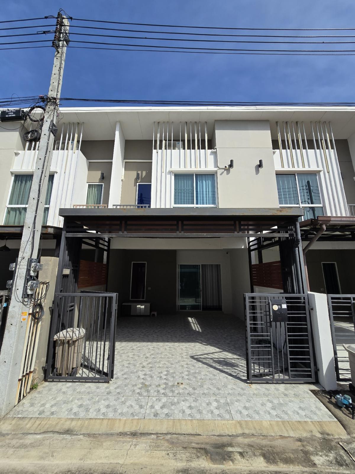 For SaleTownhomePhutthamonthon, Salaya : 🏕️New TownHome, selling below cost 🔥🔥 Promotion with a maximum discount of over 300,000 baht! 🔥🔥Project: Citysense Salaya Village, very new house, ready to move in, rarely used, with built-in kitchen counter, near Mahidol University, Salaya