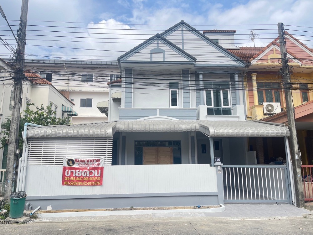 For SaleTownhousePathum Thani,Rangsit, Thammasat : For sale: 2-storey townhouse, renovated, ready to move in, Khlong 4, Lam Luk Ka